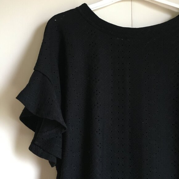 Gothic Black Eyelet Flutter Sleeve Twist Waist Tee - Picture 6 of 15